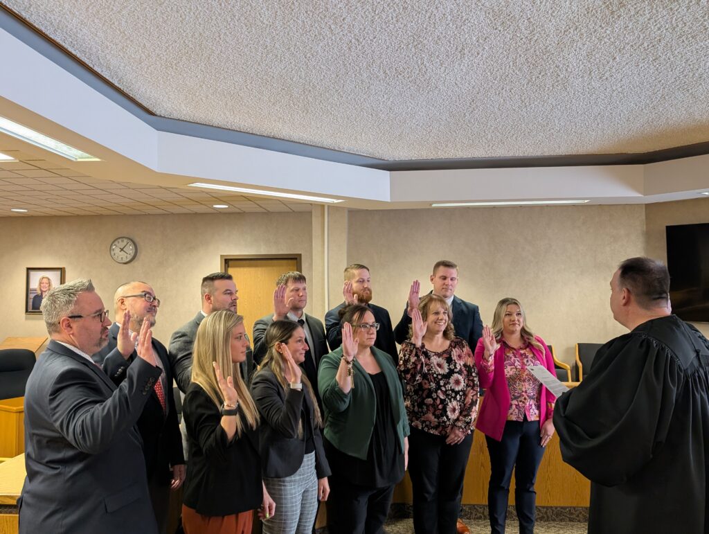 Judge DeLeone administers Oaths of Office for the Juvenile Court Probation Staff.