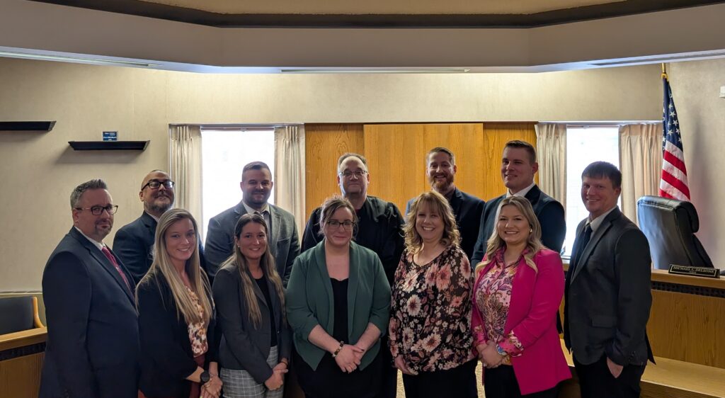 Judge DeLeone administers Oaths of Office for the Juvenile Court Probation Staff.
